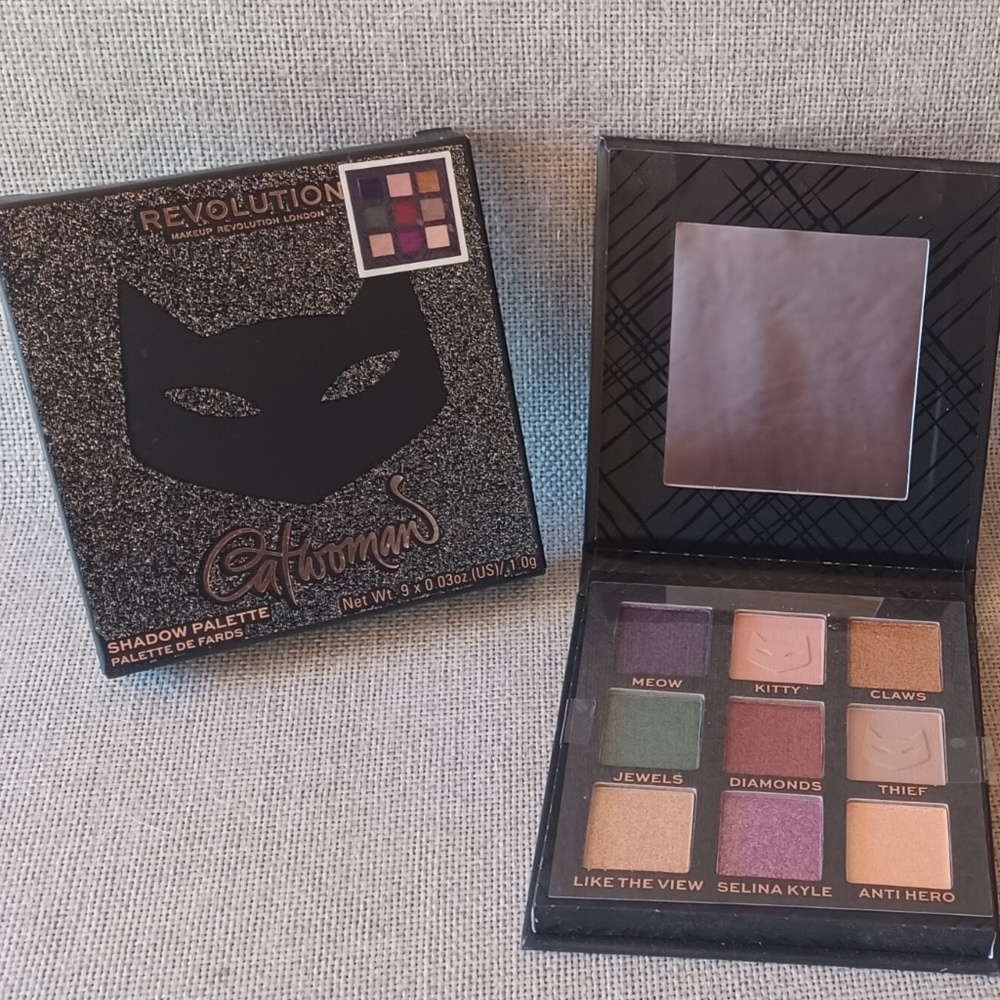 Makeup Revolution X Catwoman Jewel Thief Shadow Palette 9 Shades NIB